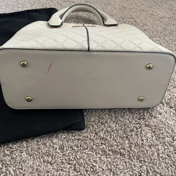 Cream Concealed Carry Pruse - Picture 2 of 4